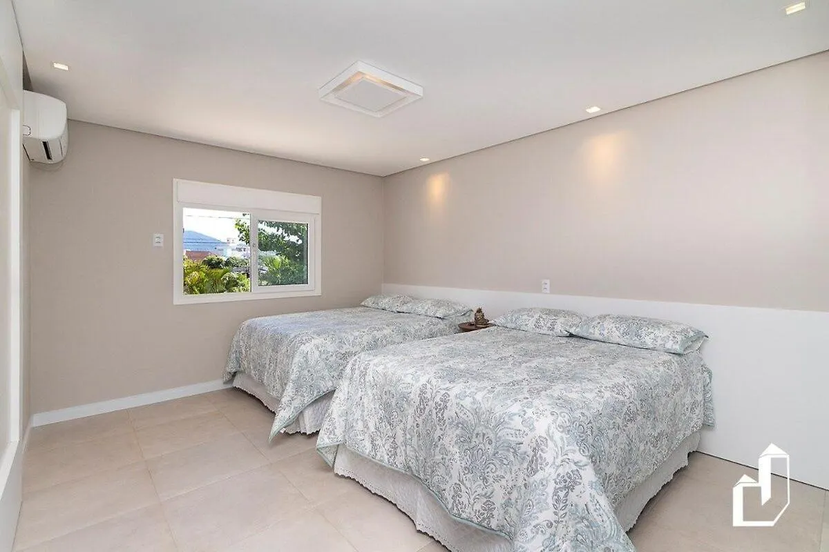 Residencial Guilhermina A Beira-Mar Com 02 Suites Bombinhas