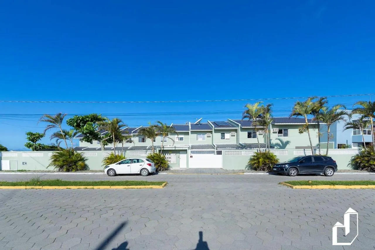 Residencial Guilhermina A Beira-Mar Com 02 Suites Bombinhas 0*,  Brazil